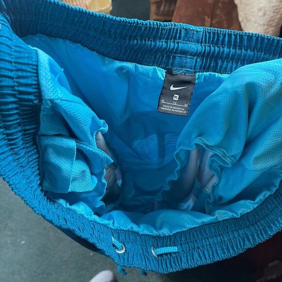 Nike size XL men’s lined striped swim trunks. - Picture 3 of 6